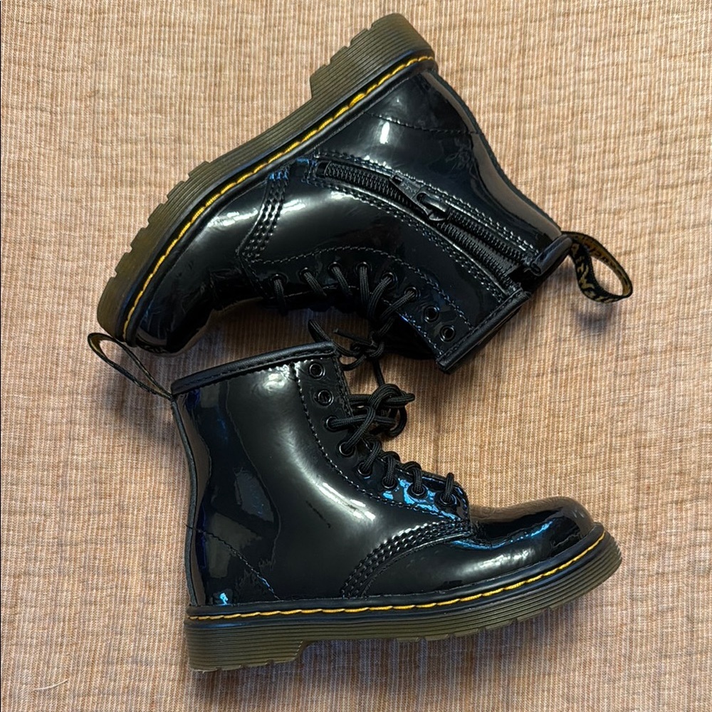 Dr martens toddler boots